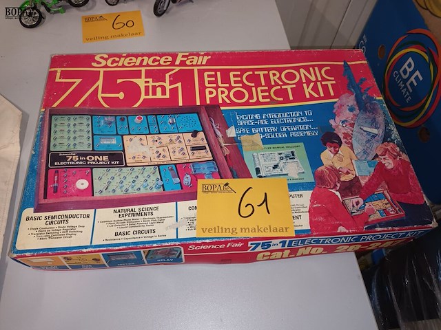 Lot 61 - tandy science fair electronic project kit - afbeelding 1 van  5