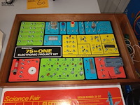 Lot 61 - tandy science fair electronic project kit - afbeelding 3 van  5