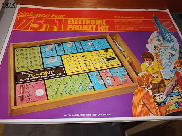 Lot 61 - tandy science fair electronic project kit - afbeelding 4 van  5