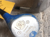 Lot 61 - vintage golf clubs. 5 stuks. - afbeelding 4 van  5