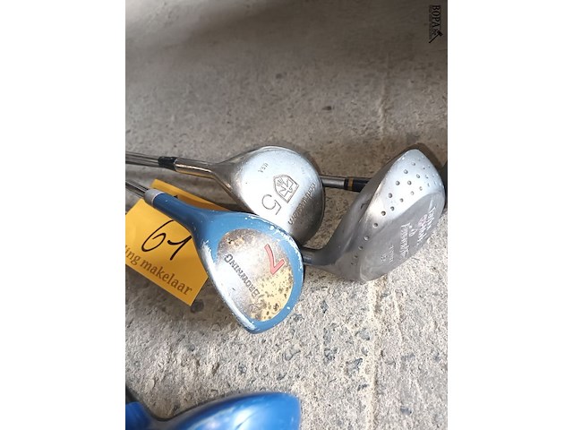 Lot 61 - vintage golf clubs. 5 stuks. - afbeelding 5 van  5