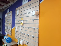 Lot 61 - wanddisplay. 2 stuks - afbeelding 2 van  2