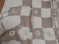 Lot 61 - zijden sjaal laura biagiotti - afbeelding 2 van  3