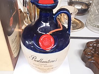 Lot 611 - ballantines scotch whisky - afbeelding 2 van  3