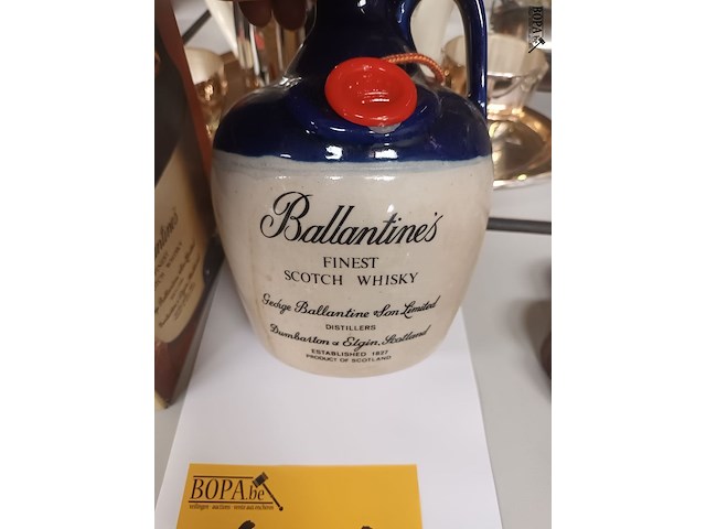 Lot 611 - ballantines scotch whisky - afbeelding 3 van  3