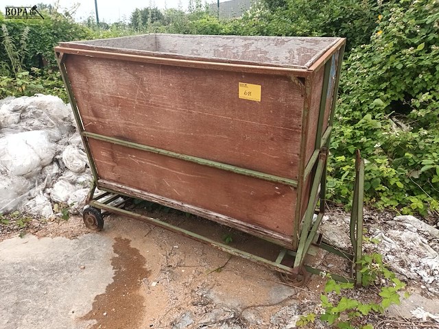 Lot 611 - transportkar - afbeelding 1 van  3