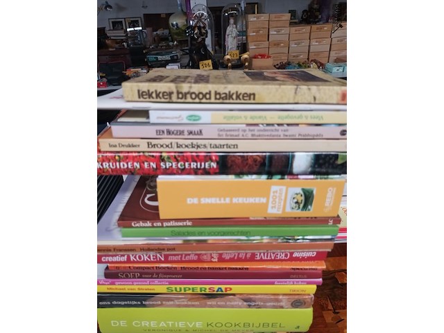 Lot 617 - kookboeken. 29 stuks - afbeelding 2 van  4
