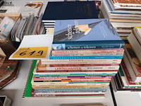 Lot 619 - boeken over schilderen en tekenen. 25 stuks - afbeelding 1 van  3