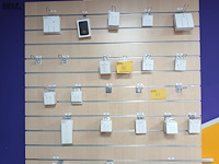 Lot 62 - accessoires voor apple. 33 stuks - afbeelding 1 van  5