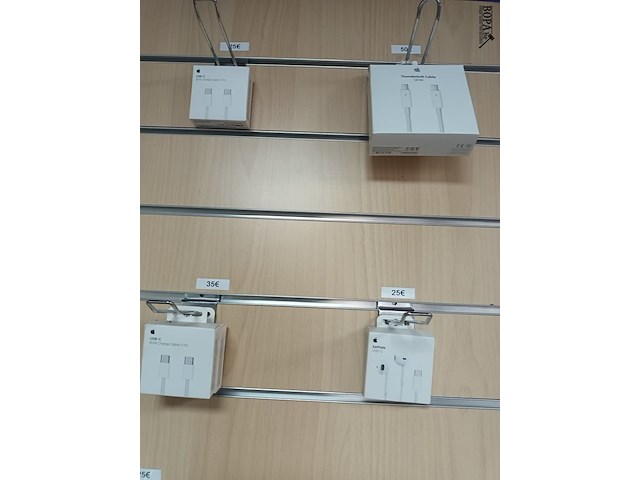 Lot 62 - accessoires voor apple. 33 stuks - afbeelding 3 van  5