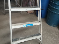 Lot 62 - aluminium trapladder - afbeelding 2 van  4