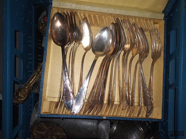 Lot 62 - antiek tafelgerei. 1 bak - afbeelding 6 van  6