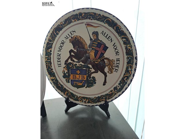 Lot 62 - decoratieve borden op display, handgeschilderd, bavaria old - afbeelding 5 van  8