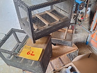 Lot 62 - dierenbenodigdheden. 16 stuks - afbeelding 2 van  5