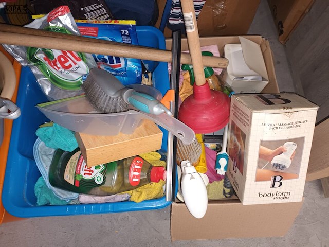 Lot 62 - groot lot schoonmaakmateriaal - afbeelding 2 van  9