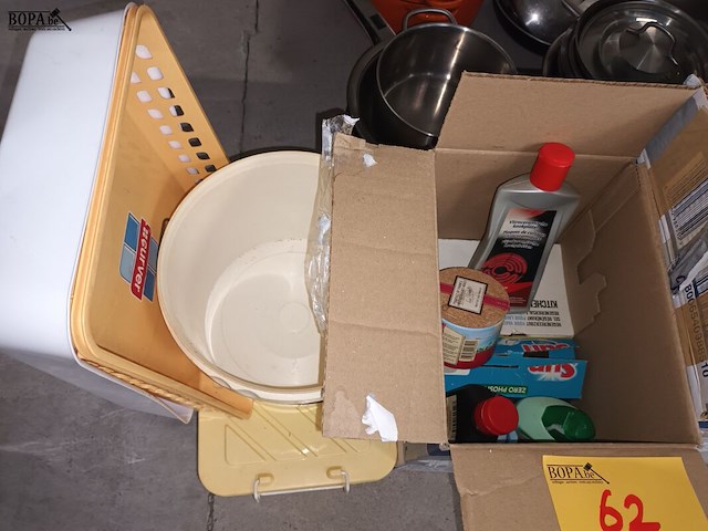 Lot 62 - groot lot schoonmaakmateriaal - afbeelding 9 van  9