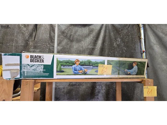 Lot 62 - haagschaar black en decker 41 cm - afbeelding 1 van  5
