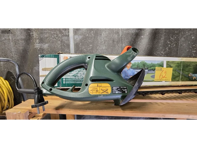 Lot 62 - haagschaar black en decker 41 cm - afbeelding 4 van  5