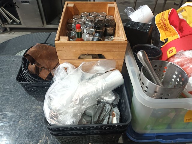 Lot 62 - klein horecamateriaal - afbeelding 1 van  11