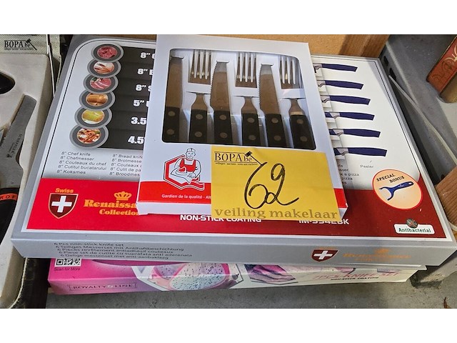 Lot 62 - knife sets 2 stuks compleet en aldi bestekset - afbeelding 1 van  6