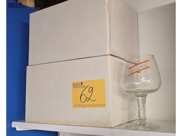 Lot 62 - kwaremont glazen 12 stuks - afbeelding 1 van  2