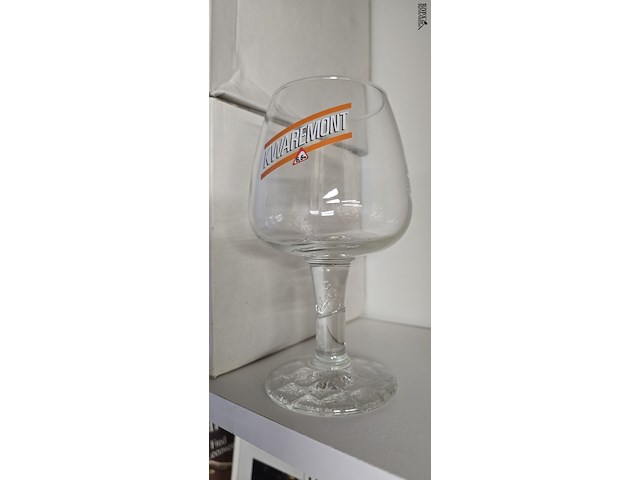 Lot 62 - kwaremont glazen 12 stuks - afbeelding 2 van  2