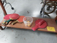 Lot 62 - lot pingpongpalletjes en balletjes - afbeelding 1 van  4