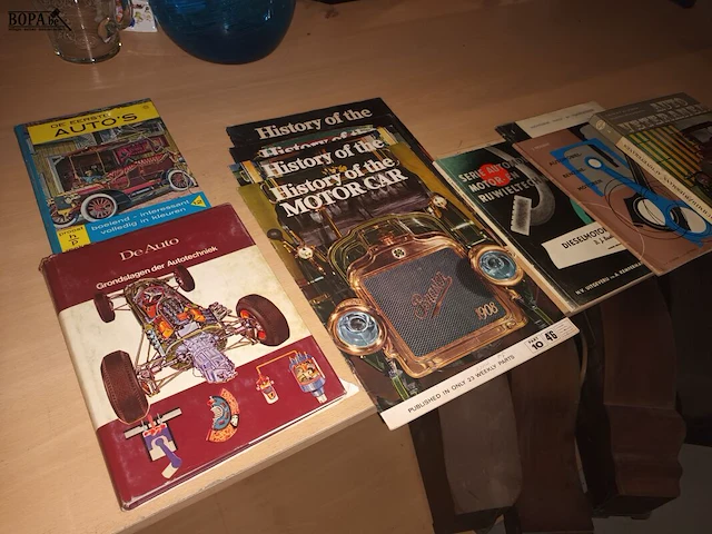 Lot 62 - magazines en boeken over auto’s. 10 stuks - afbeelding 1 van  5