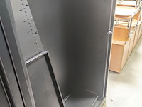 Lot 62 - open metalen dossierkast - afbeelding 2 van  3