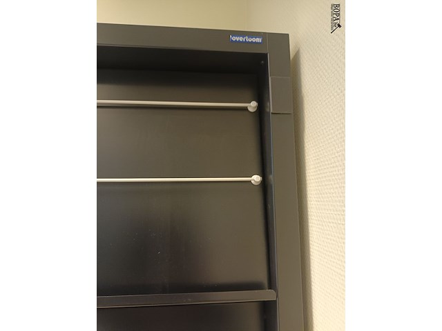 Lot 62 - overtoom metalen folderkast - afbeelding 2 van  4