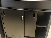 Lot 62 - overtoom metalen folderkast - afbeelding 4 van  4