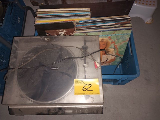 Lot 62 - platenspeler en lp’s - afbeelding 1 van  6