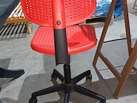 Lot 62 - pvc bureaustoel rood/zwart - afbeelding 3 van  3