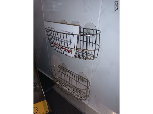 Lot 62 - rvs sausrekjes en wandrekjes - afbeelding 2 van  4