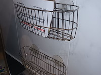Lot 62 - rvs sausrekjes en wandrekjes - afbeelding 2 van  4