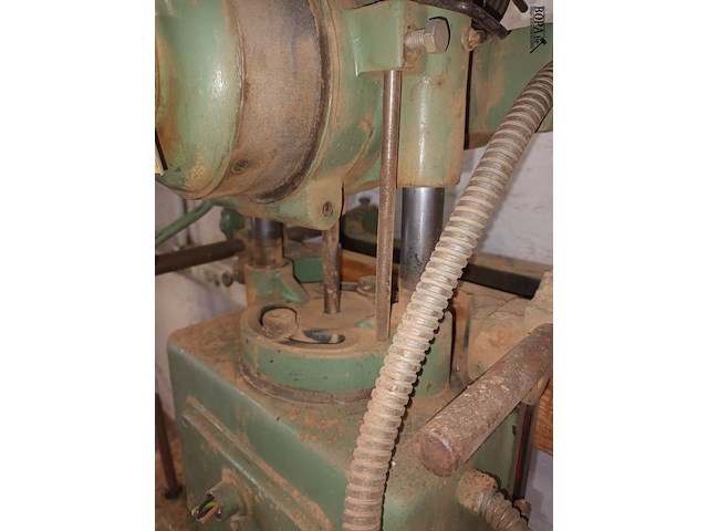 Lot 62 - slotfreesmachine - afbeelding 4 van  5
