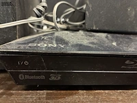 Lot 62 - sony bluetooth blu-ray home theatre system - afbeelding 2 van  4