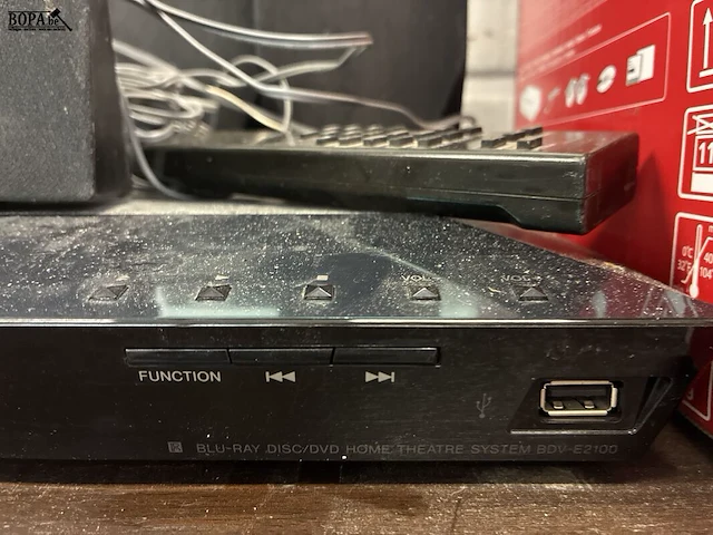 Lot 62 - sony bluetooth blu-ray home theatre system - afbeelding 4 van  4