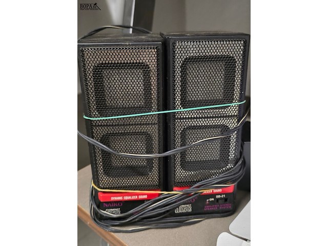 Lot 62 - toetsenbord apple, luidsprekers, telefoon en harde schijf - afbeelding 2 van  9