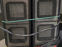 Lot 62 - toetsenbord apple, luidsprekers, telefoon en harde schijf - afbeelding 2 van  9