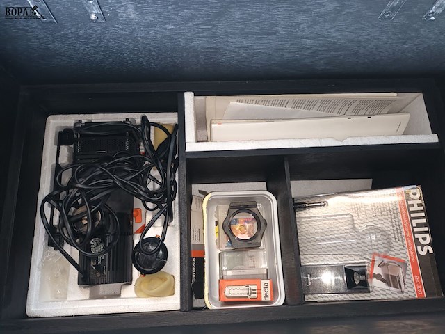 Lot 62 - vintage panasonic video camera in koffer - afbeelding 3 van  6