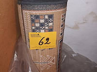 Lot 62 - vloertapijt - afbeelding 1 van  3