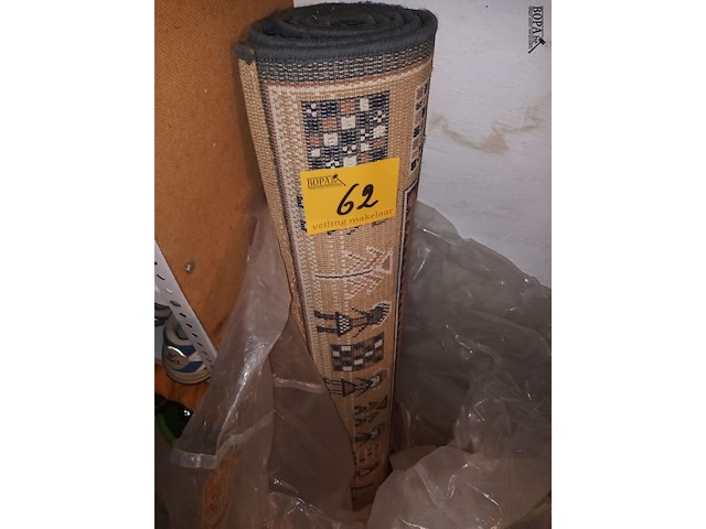 Lot 62 - vloertapijt - afbeelding 3 van  3