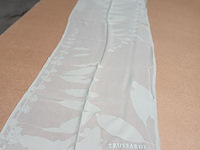 Lot 62 - zijden sjaal trussardi - afbeelding 2 van  3