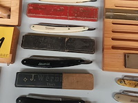 Lot 621 - scheermessen en toebehoren. 9 stuks - afbeelding 3 van  4