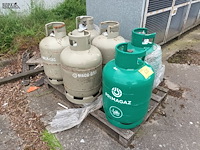 Lot 622 - gasflessen. 7 stuks - afbeelding 3 van  4