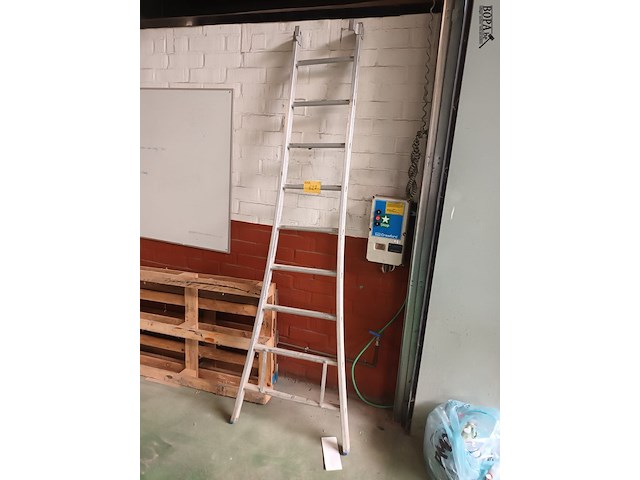 Lot 627 - aluminium ladder - afbeelding 1 van  1