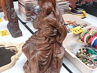 Lot 627 - houten beeld maria en kind - afbeelding 2 van  3