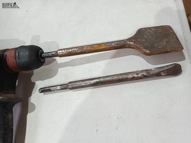 Lot 63 - accu boorhamer milwaukee - afbeelding 4 van  4