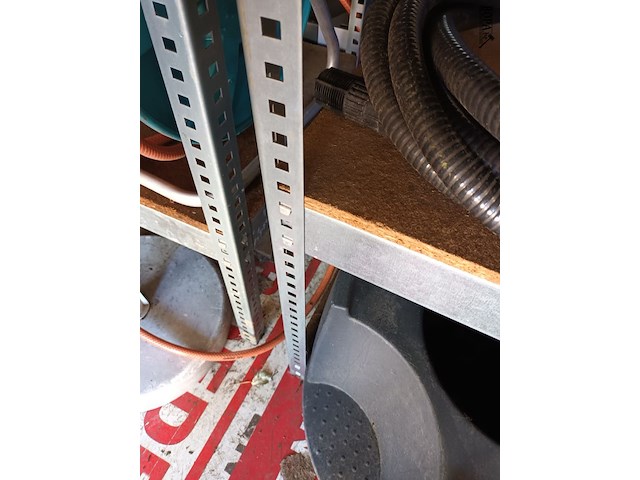 Lot 63 - aluminium rek - afbeelding 2 van  2